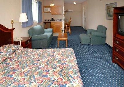 Econo Lodge Inn & Suites Shelburne Habitación foto